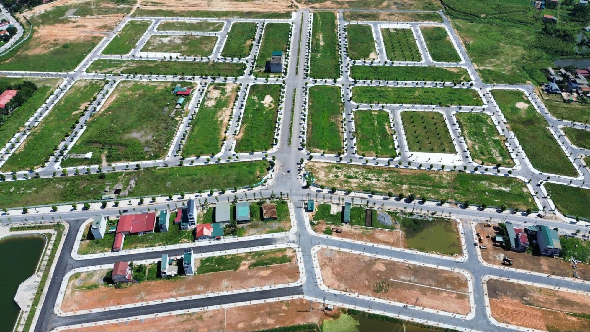 Mặt bằng đất nền đã cắm mốc ranh giới cụ thể từng lô
