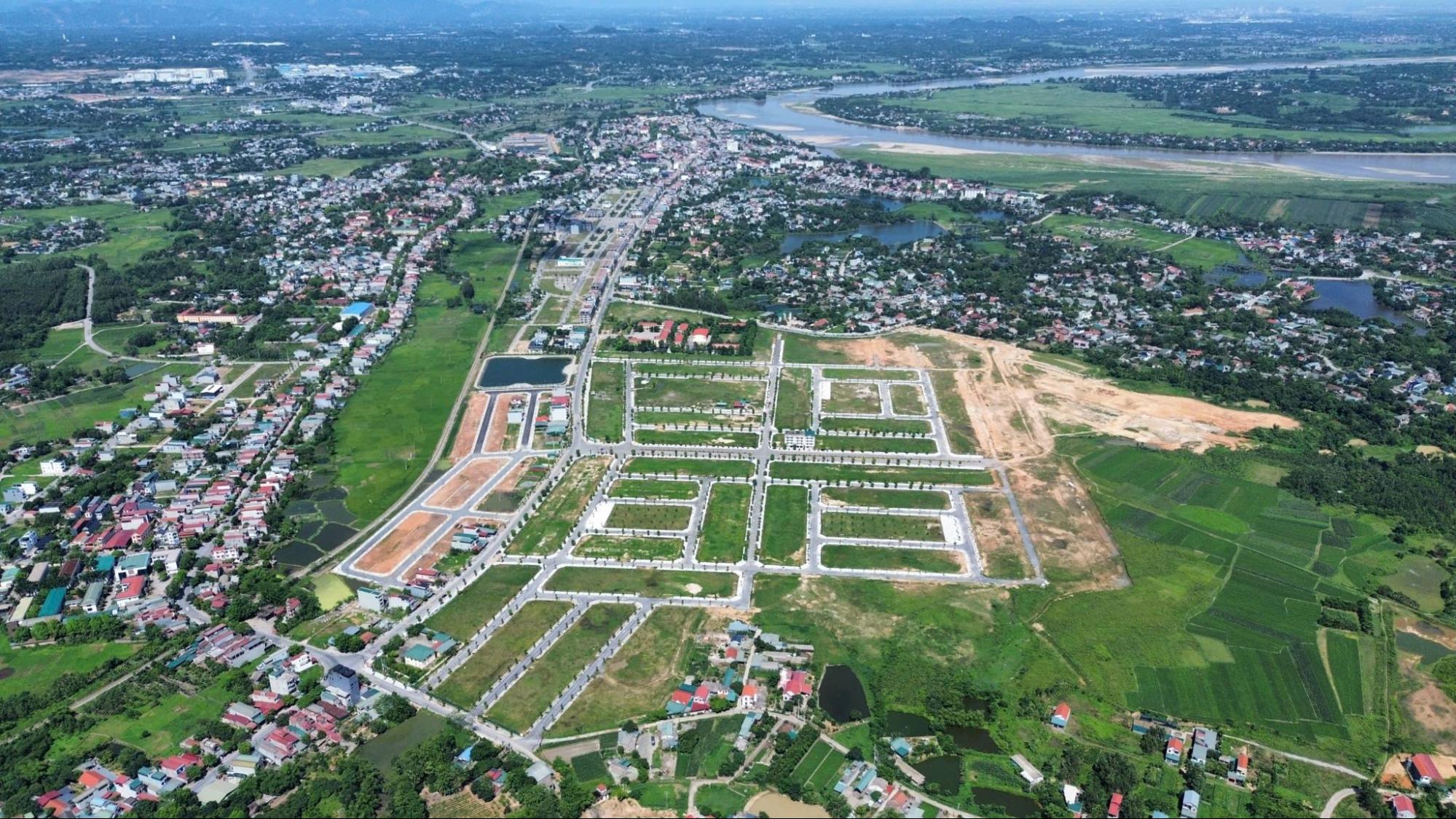 Trục đường nội khu rải nhựa bằng phẳng và phân lô rõ ràng