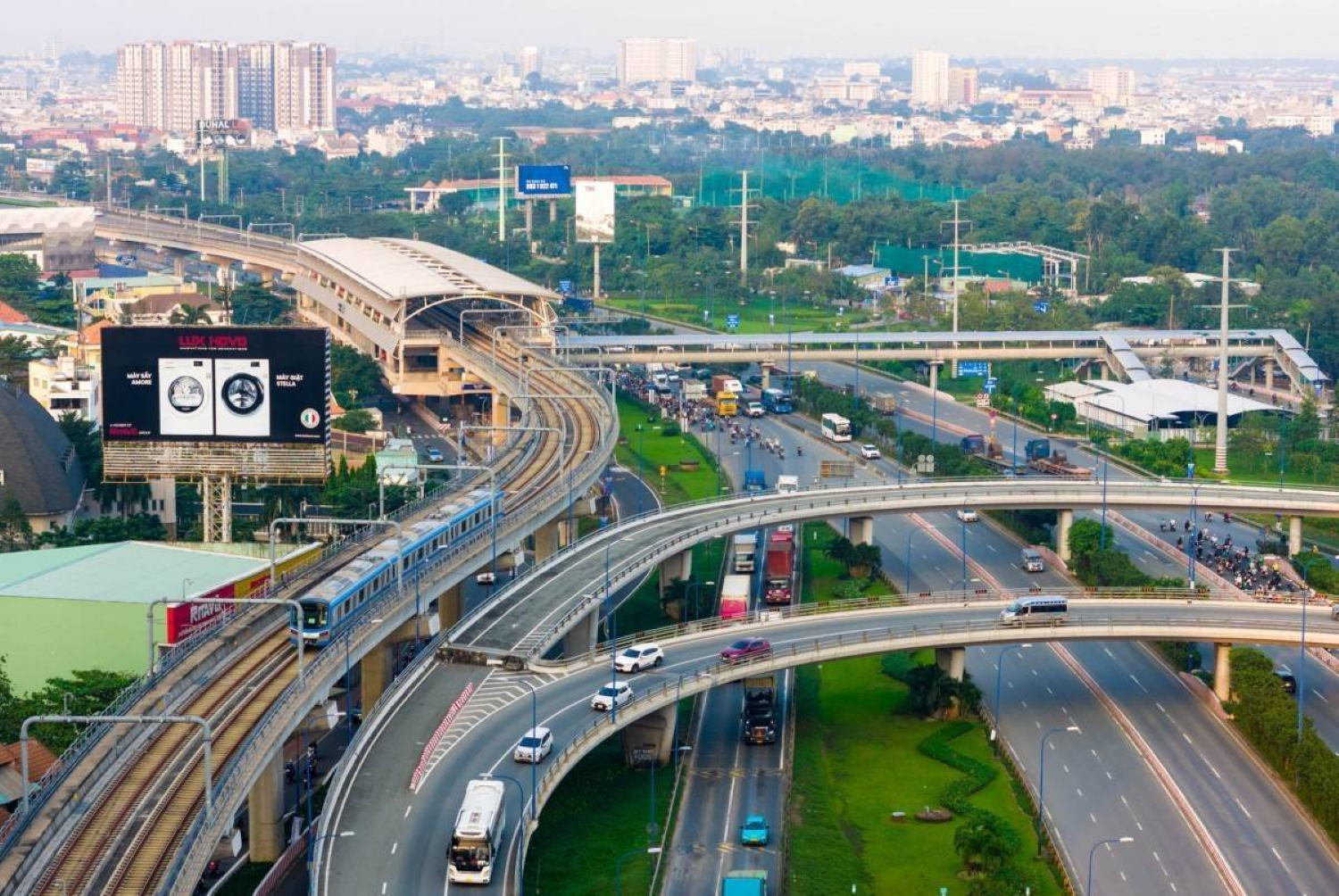 Hạ tầng và vĩ mô tiếp tục tạo ra chuyển động mới